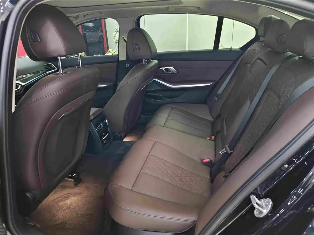 BMW 3 серии 2024