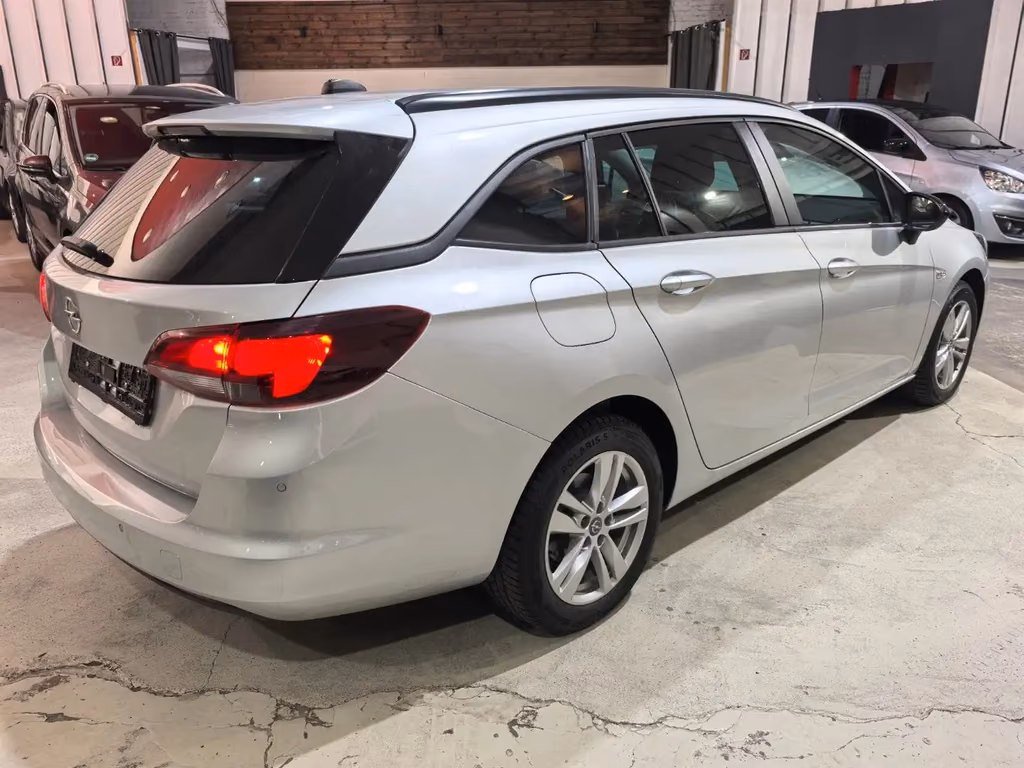 Opel Astra 2021