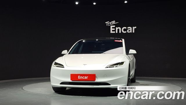 Tesla Model 3 2024