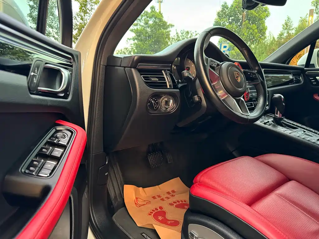 Porsche Macan 2021