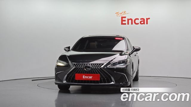 Lexus ES 2024