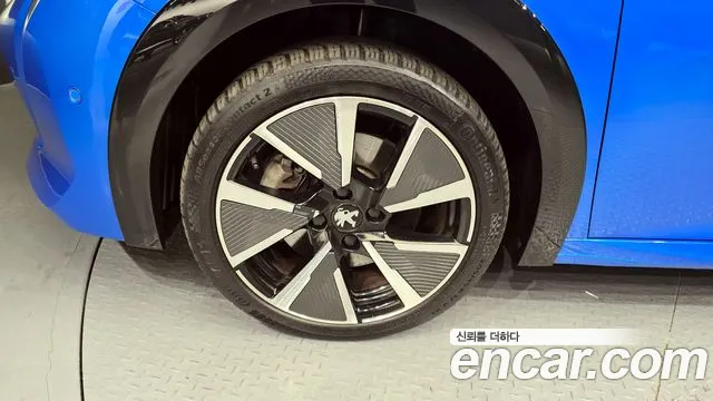 Peugeot 208 2021