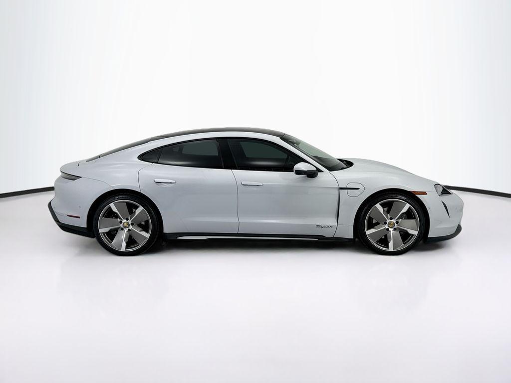 Porsche Taycan 2022
