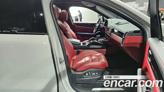 Porsche Cayenne 2021