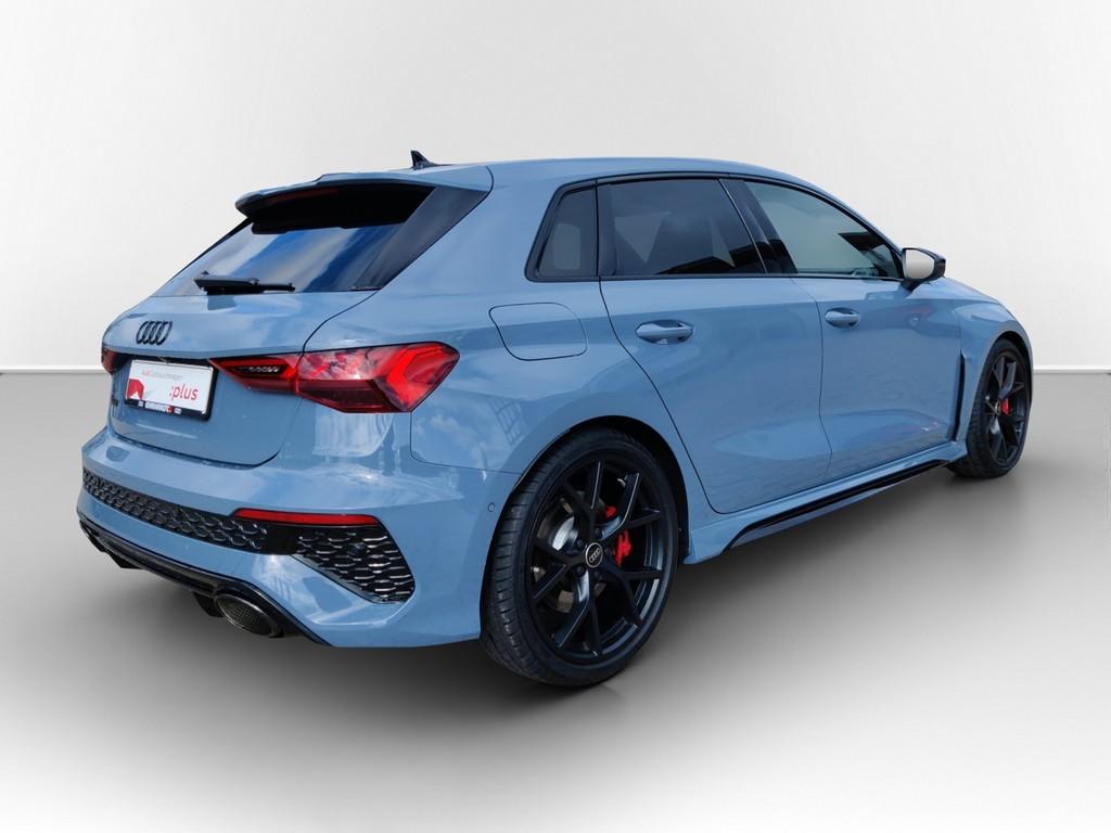 Audi RS3 2024