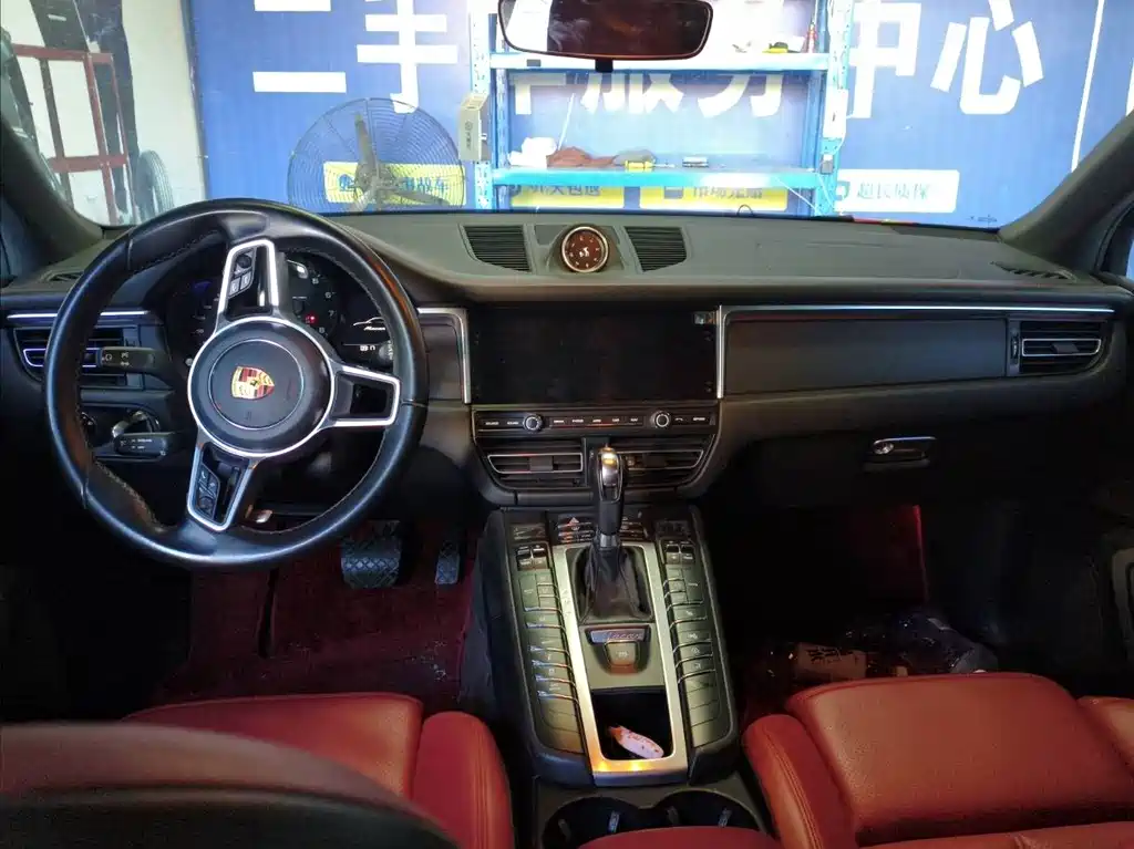 Porsche Macan 2021