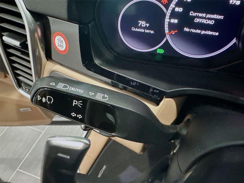 Porsche Cayenne 2021