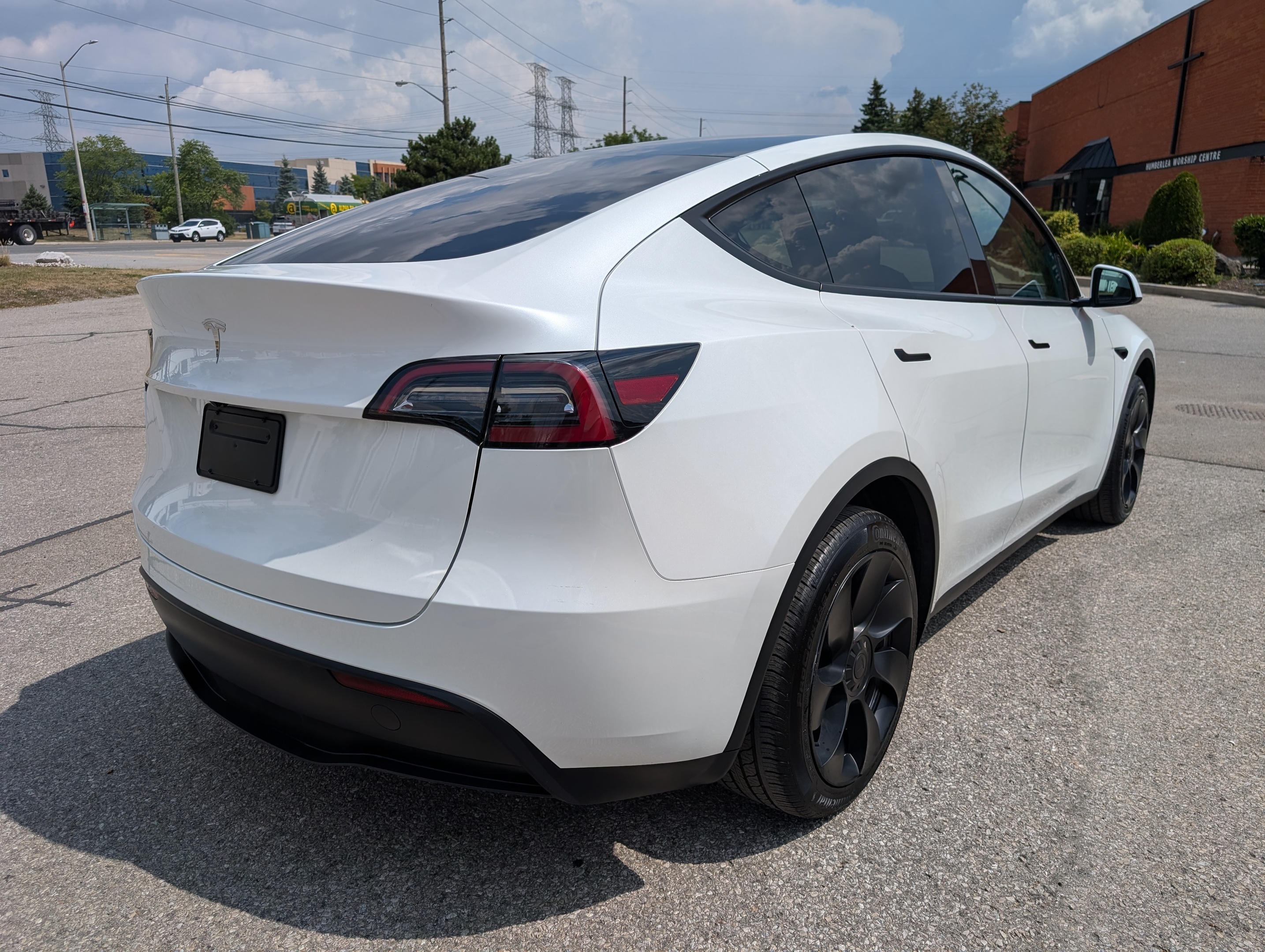 Tesla Model Y 2024