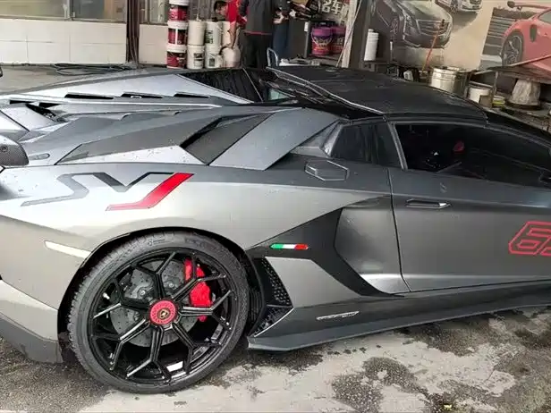 Lamborghini Aventador 2020
