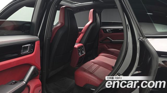 Porsche Cayenne 2021