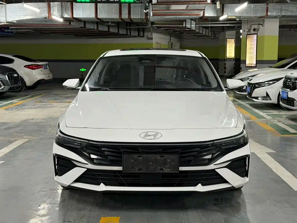 Hyundai Elantra 2023