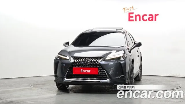 Lexus UX 2023