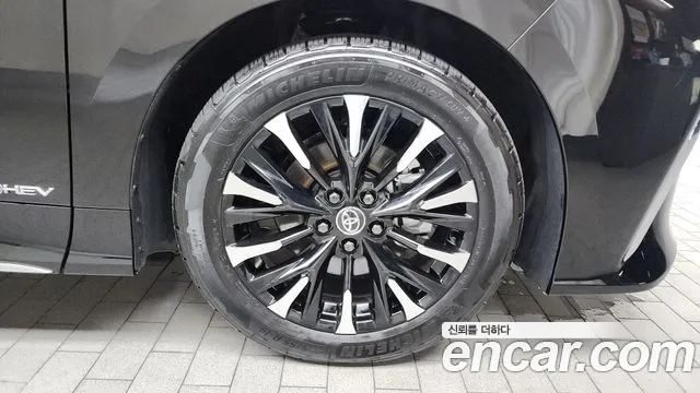 Toyota Alphard 2024