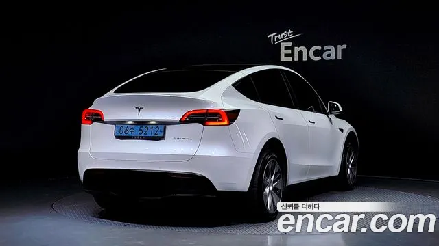Tesla Model Y 2021