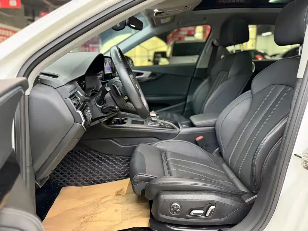 Audi A4 2023