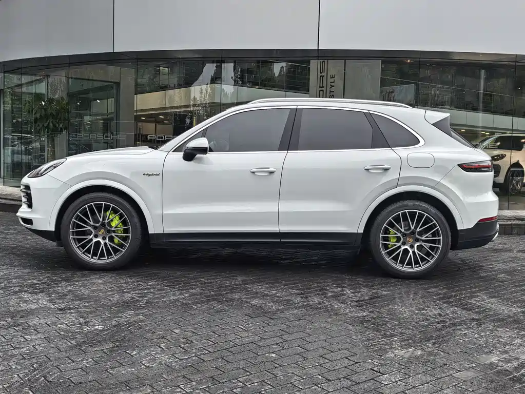 Porsche Cayenne 2021