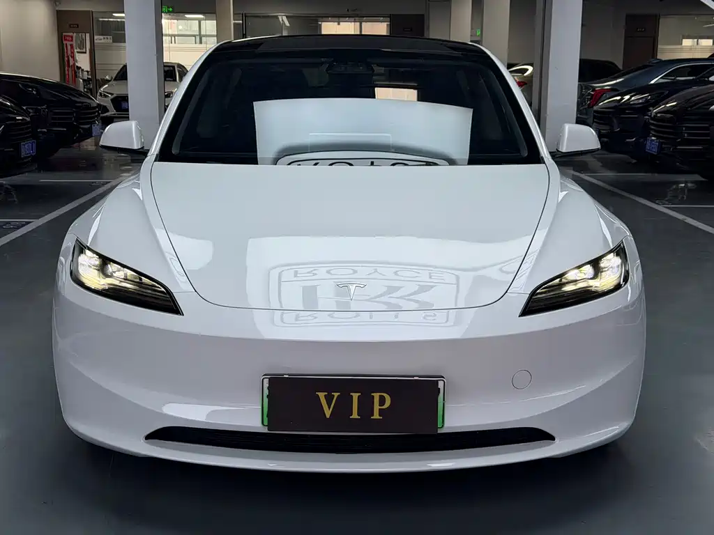 Tesla Model 3 2024