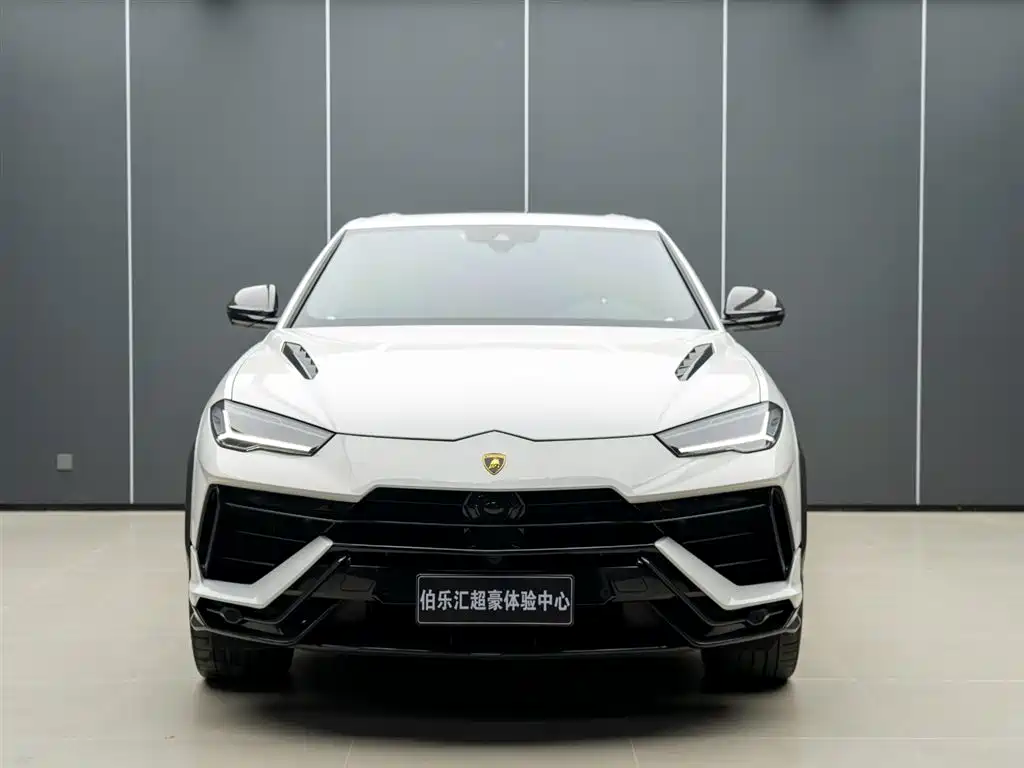 Lamborghini Urus 2024