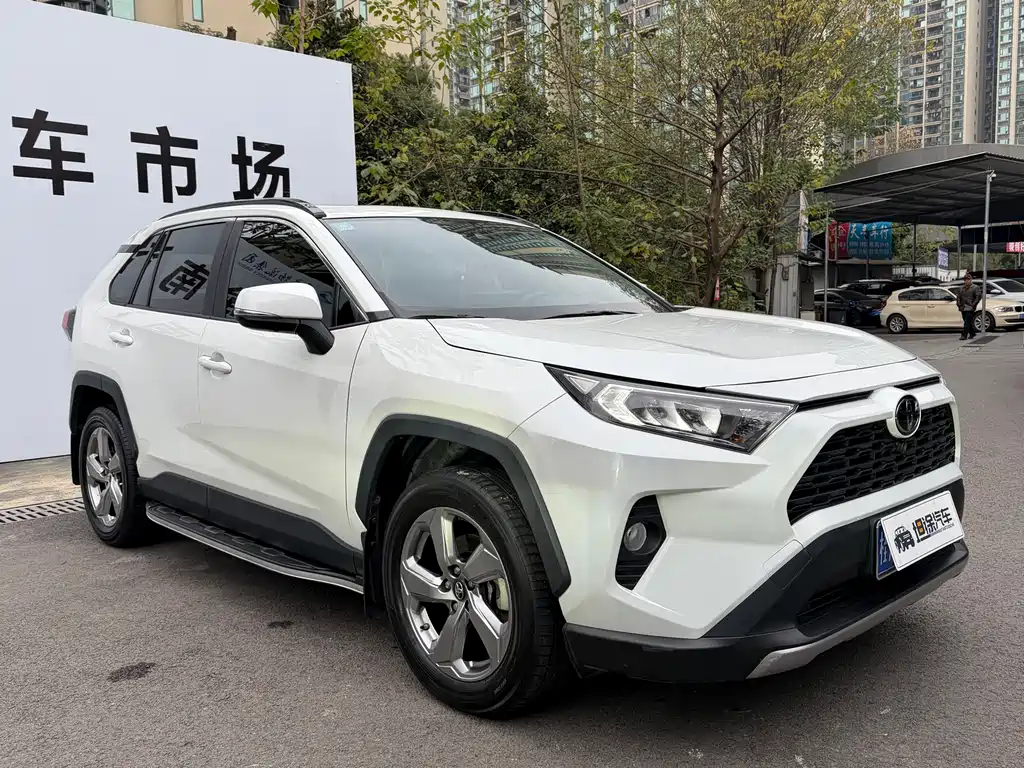 Toyota RAV4 2021