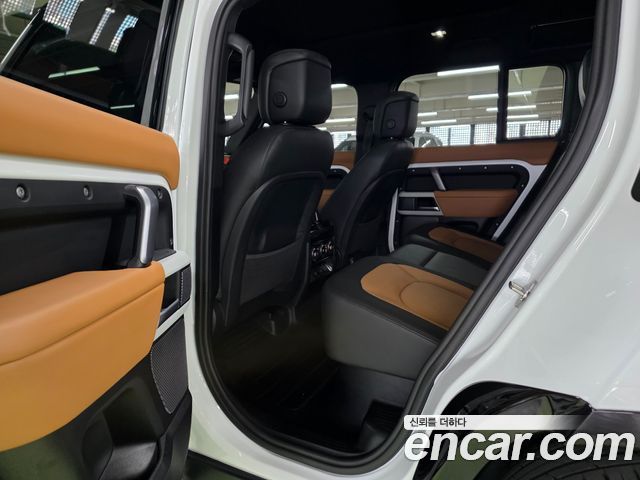 Land Rover Defender 2024