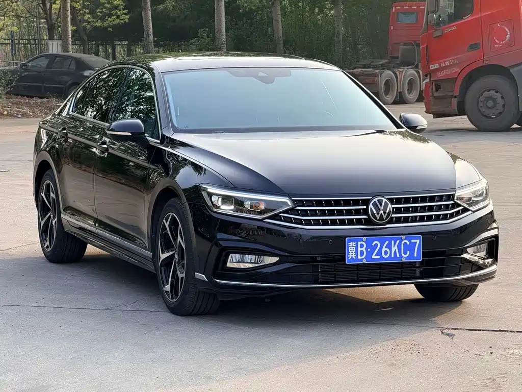 Volkswagen Magotan 2025
