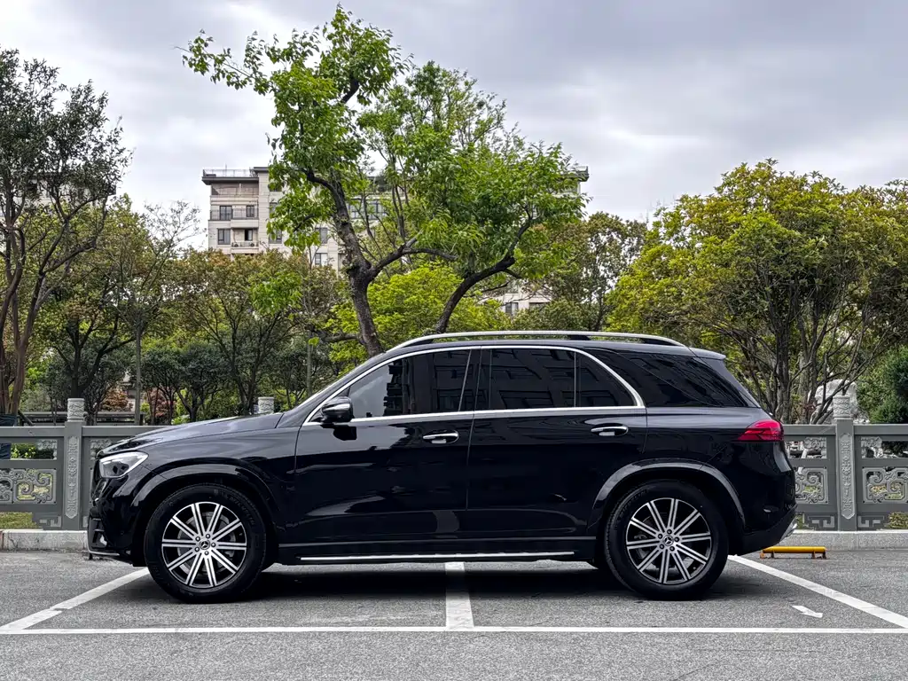 Mercedes-Benz GLE 2025