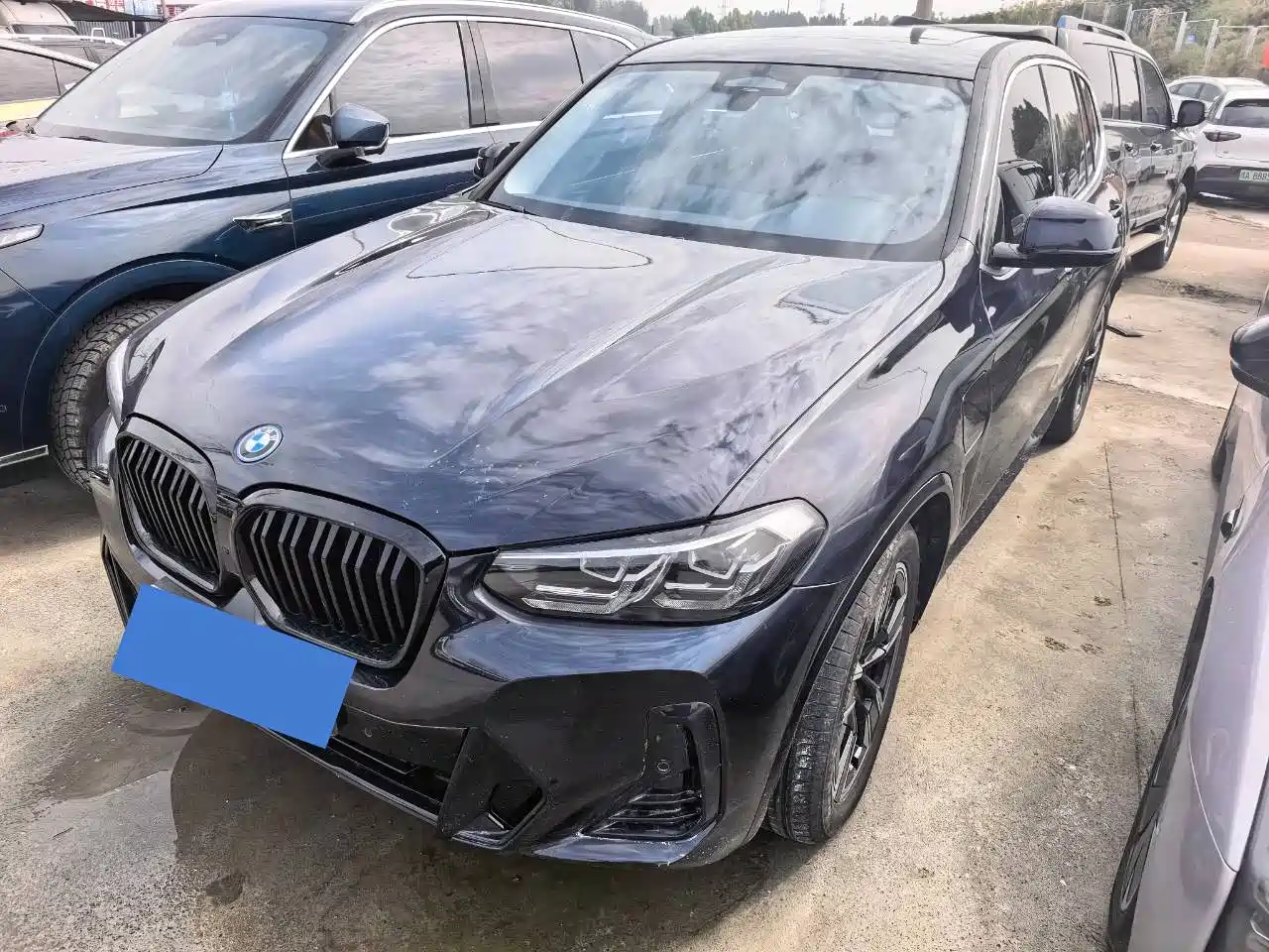 BMW iX3 2025