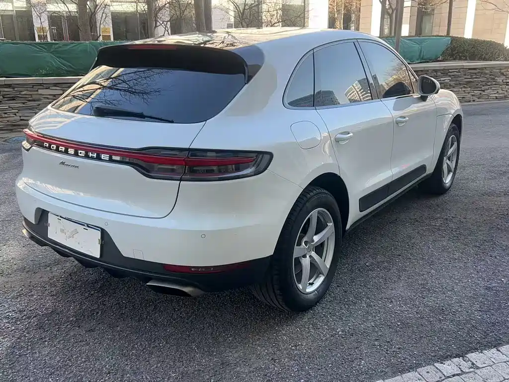 Porsche Macan 2021