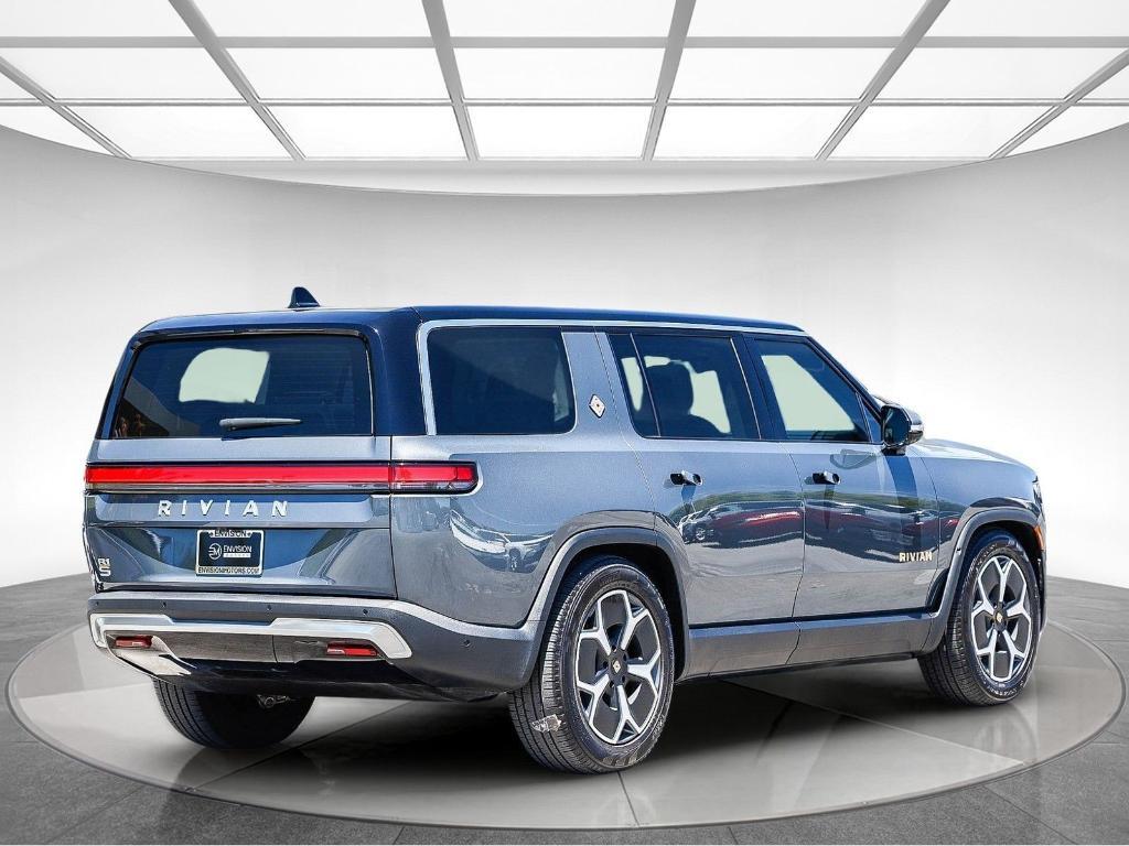 Rivian R1S 2023