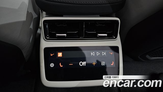 Polestar 4 2025