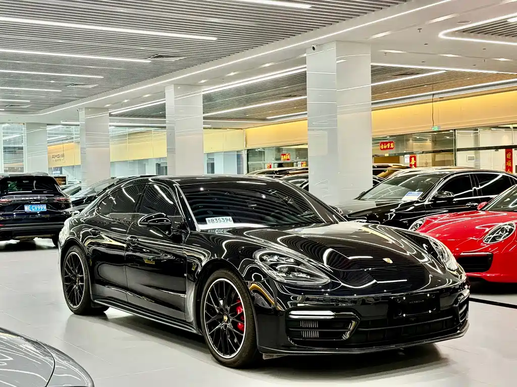 Porsche Panamera 2023