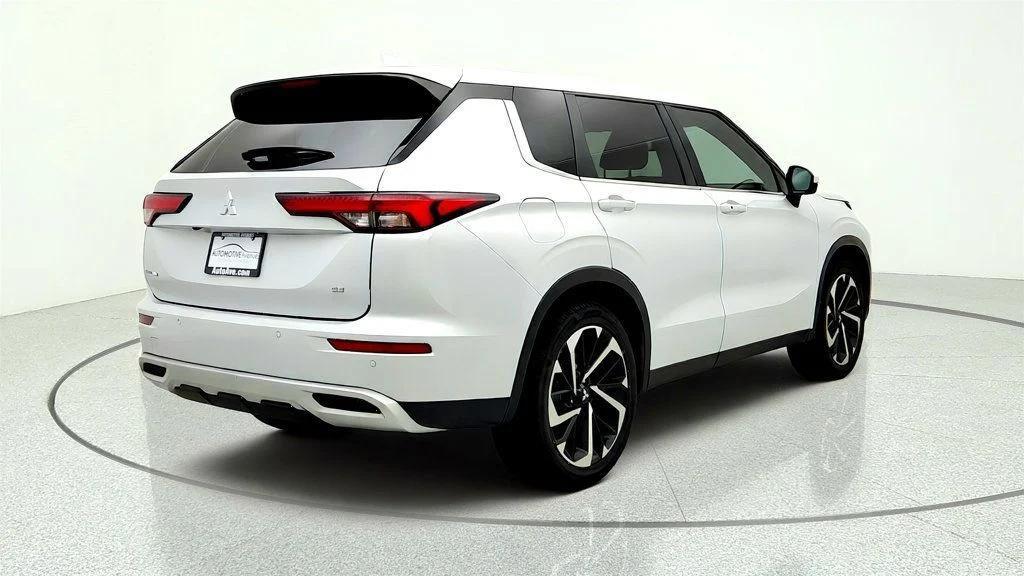 Mitsubishi Outlander 2024