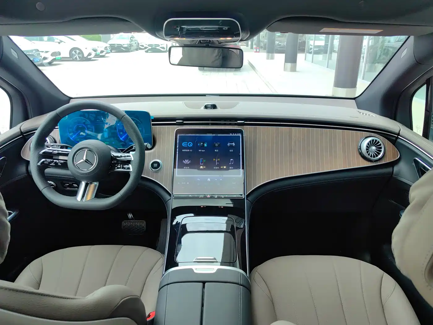 Mercedes-Benz EQE SUV 2025