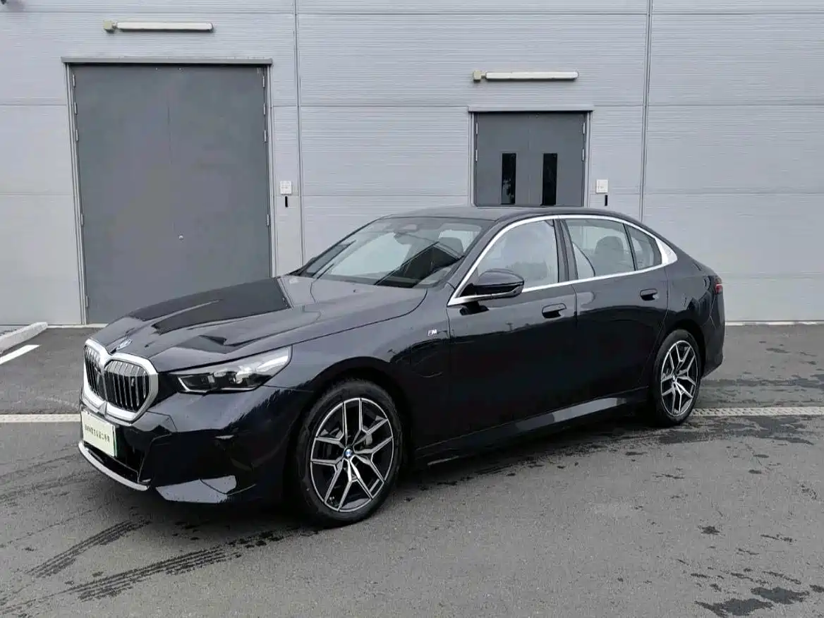 BMW i5 2025