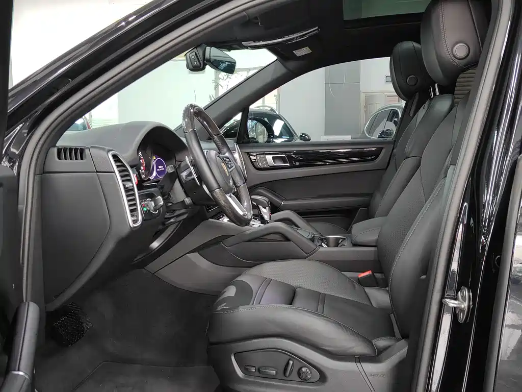 Porsche Cayenne 2022