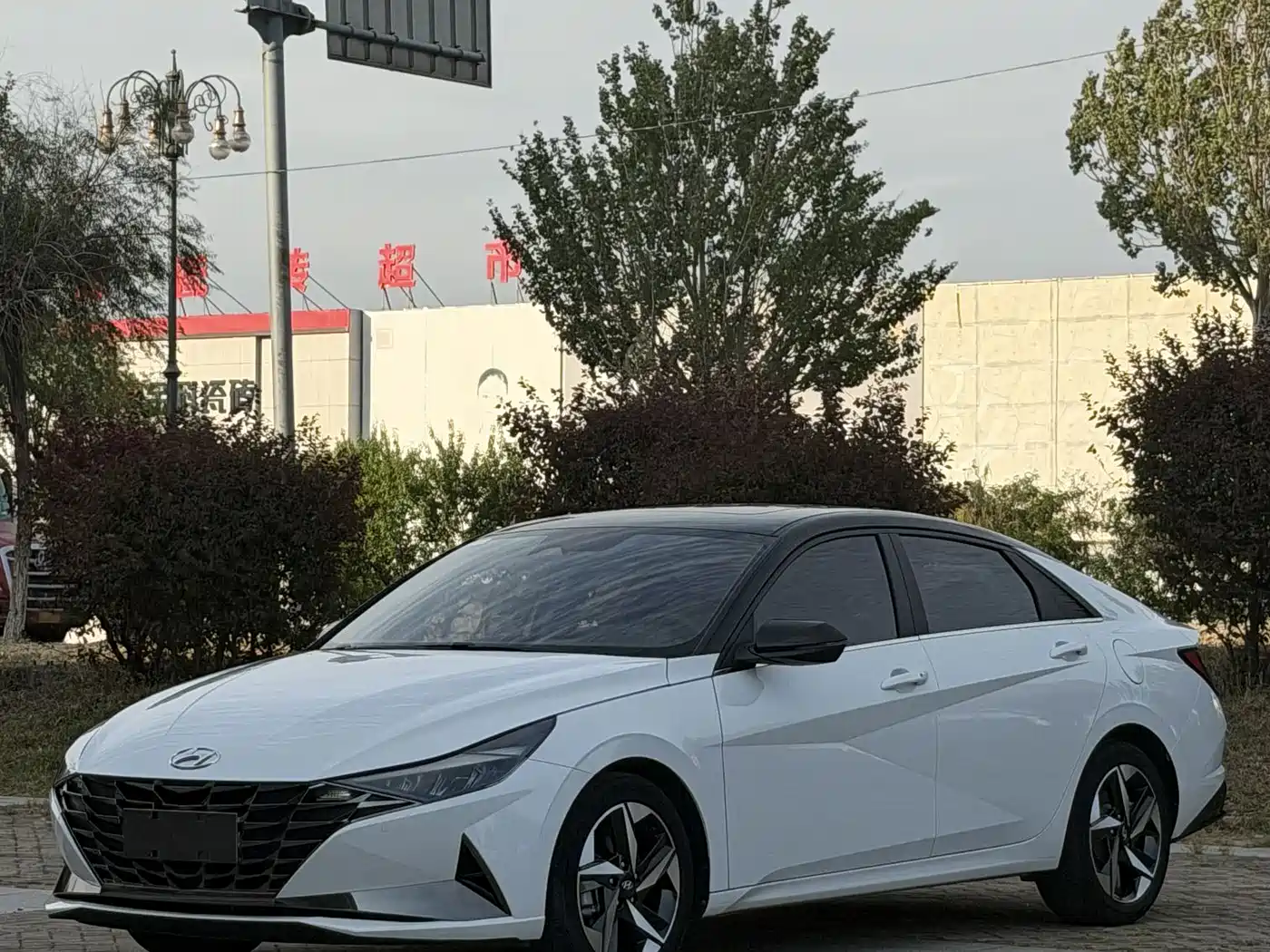 Hyundai Elantra 2023