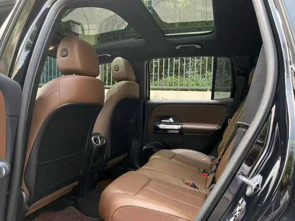 Mercedes-Benz GLB 2023