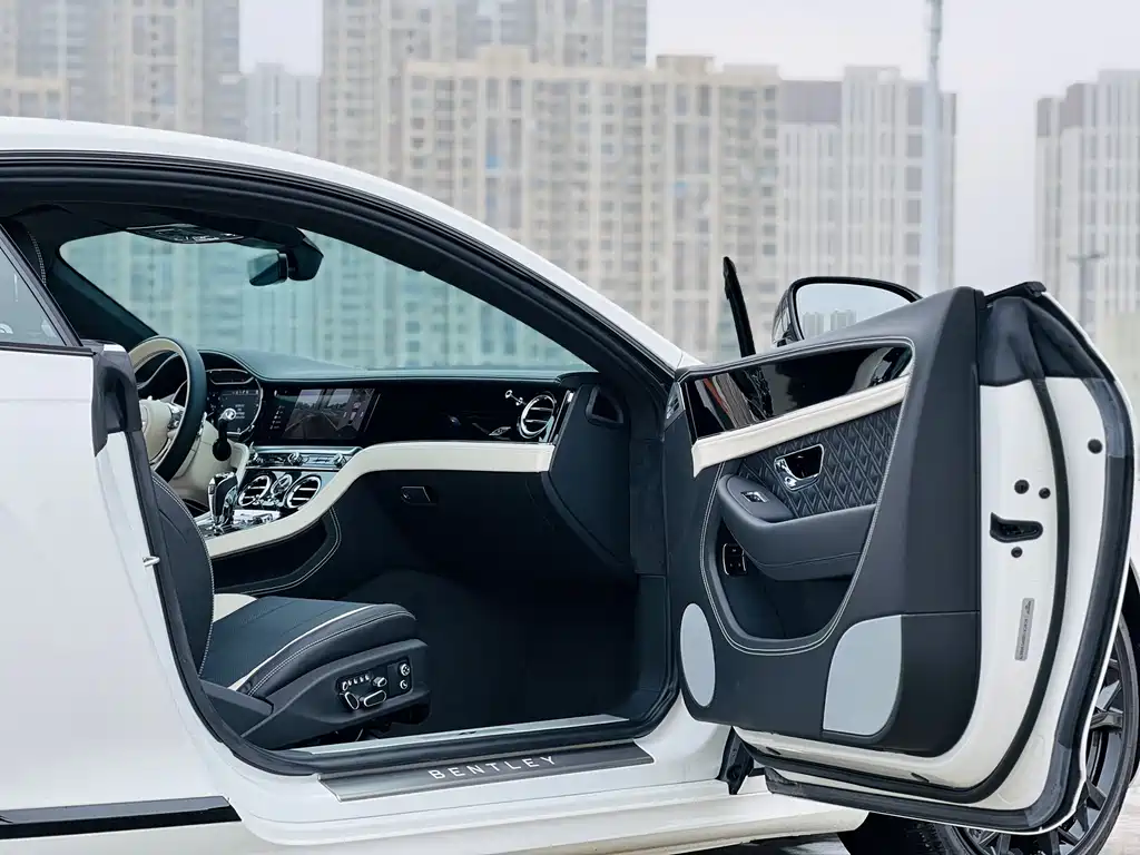 Bentley Continental 2023