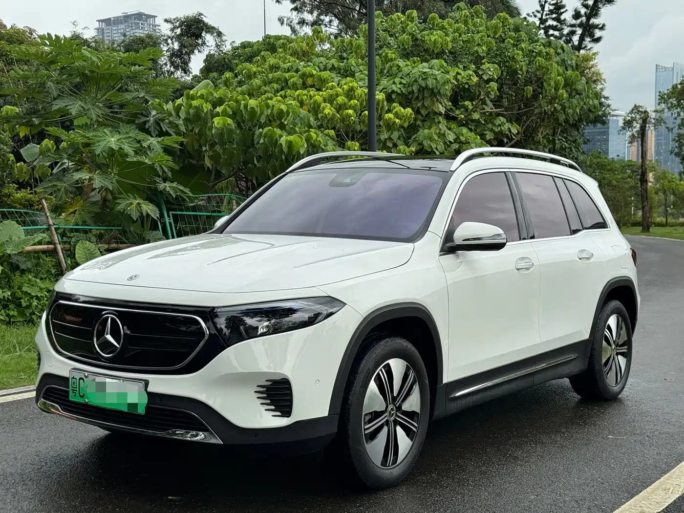 Mercedes-Benz EQB 2024