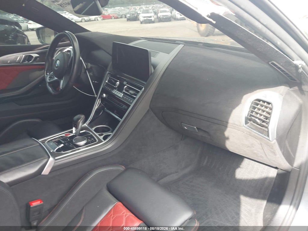 BMW M8 2023
