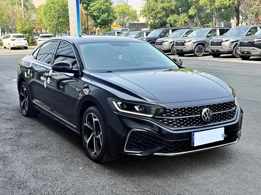 Volkswagen Passat 2024