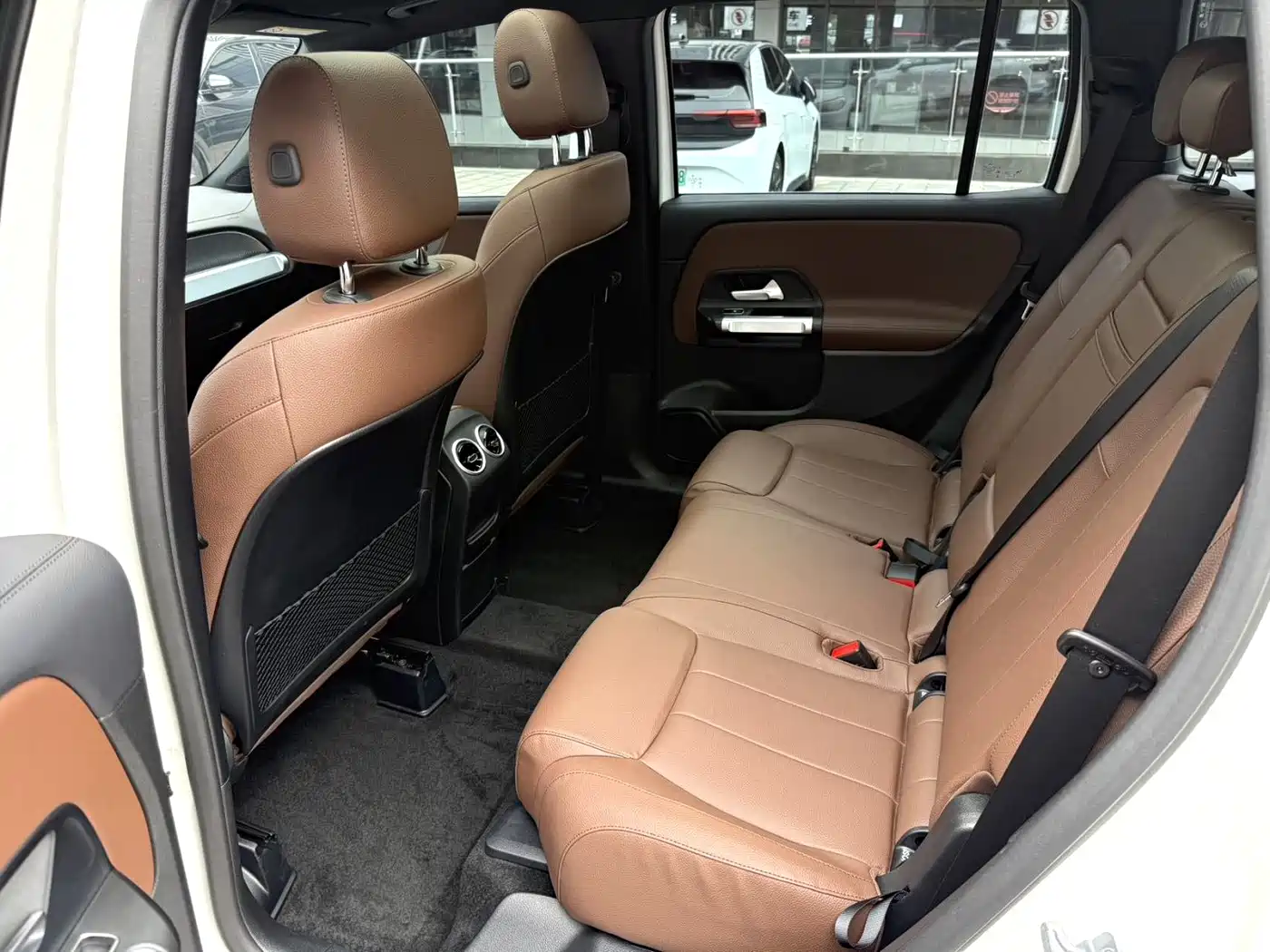 Mercedes-Benz GLB 2023