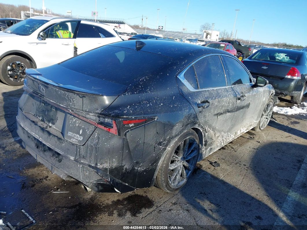 Lexus IS 2024