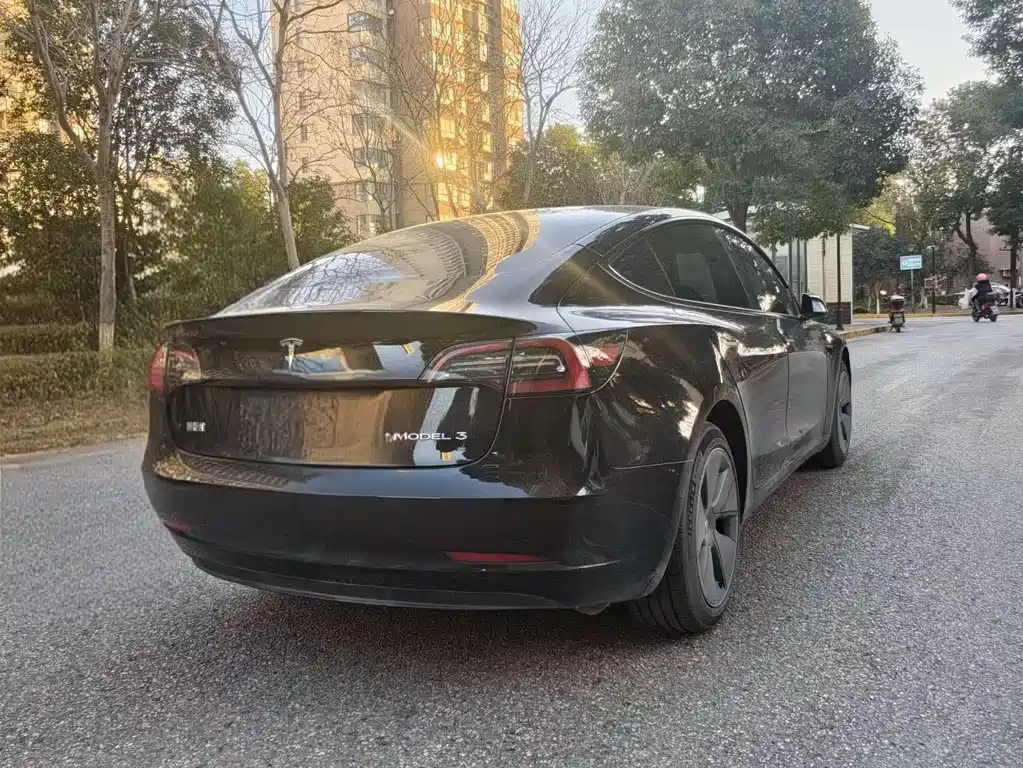 Tesla Model 3 2023