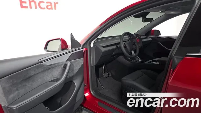 Tesla Model Y 2025
