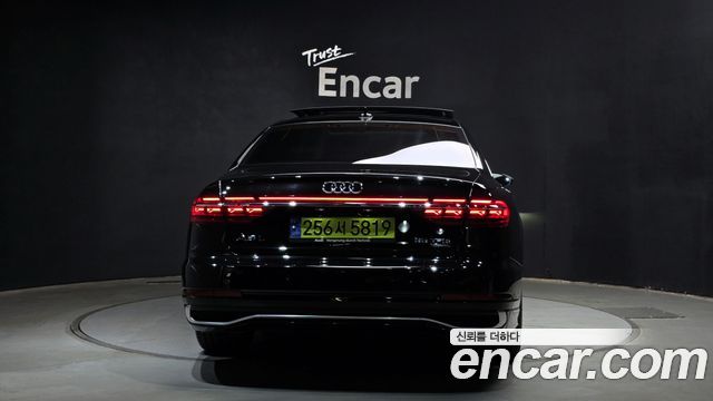 Audi A8 2022