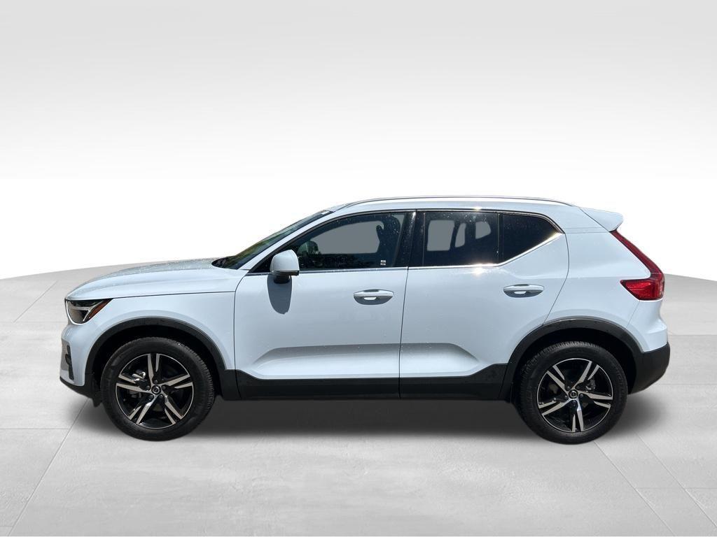 Volvo XC40 2025