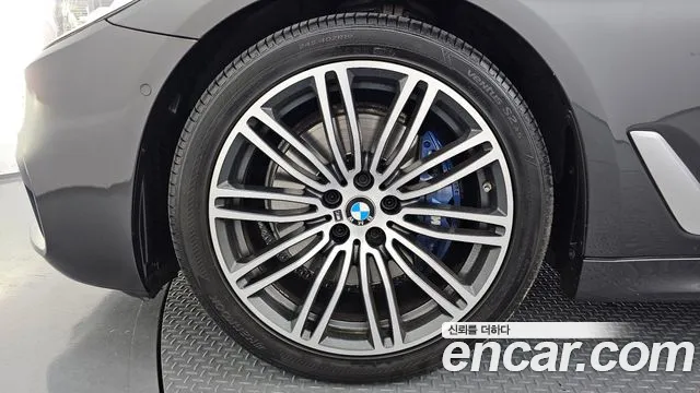 BMW 5 серии 2020