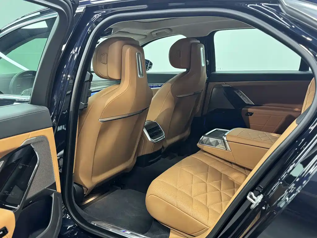 BMW i7 2023