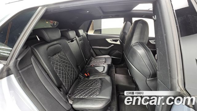 Audi Q8 2021